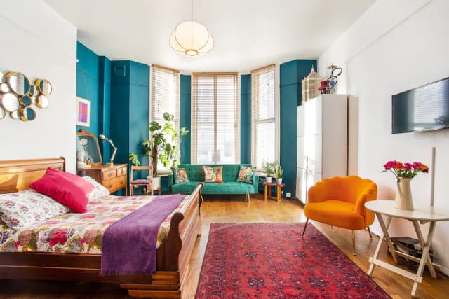 Family-Friendly Apartment in Kensington 1